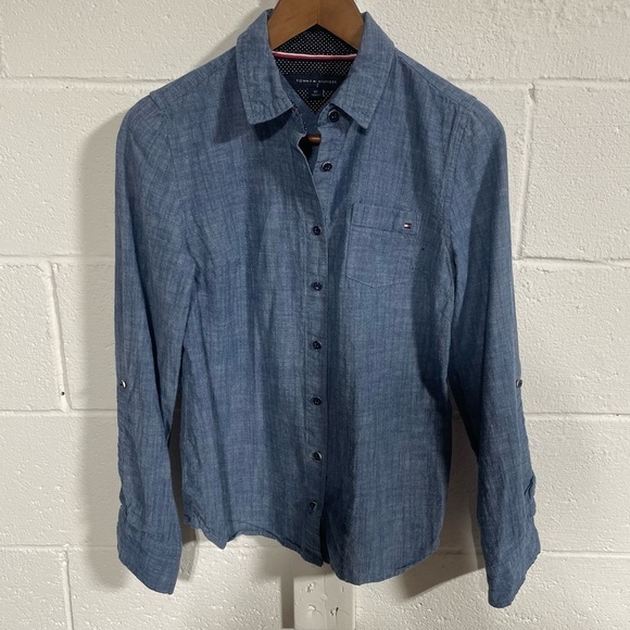 Tommy Hilfiger Chambray 100% Cotton Button Down Shirt Sz Small - Picture 1 of 4